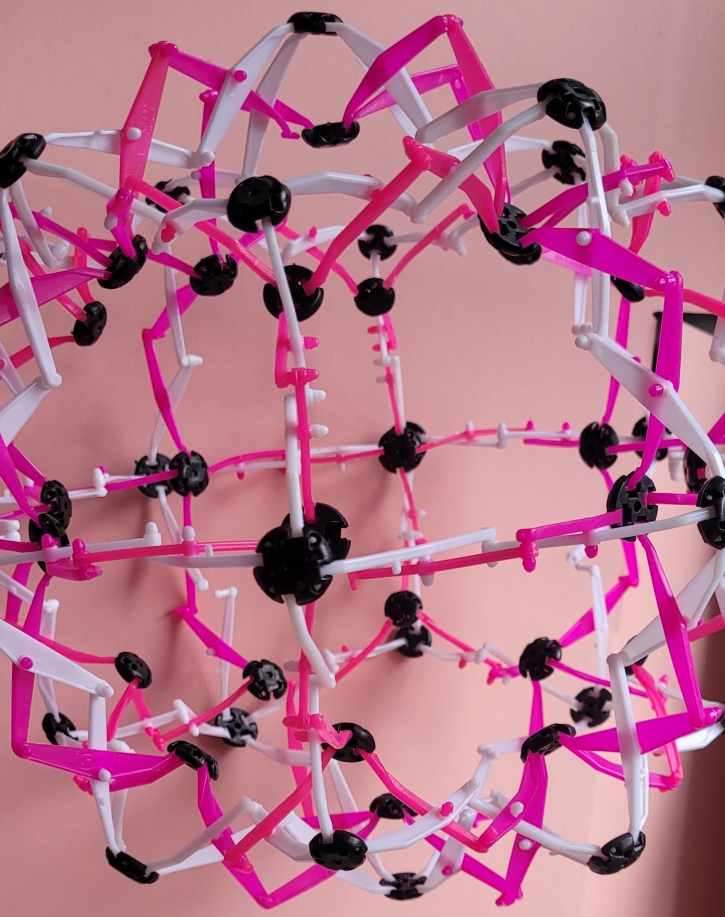 Hoberman Sphere - Breathing Ball